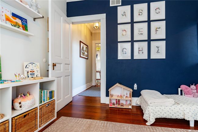APT-4 - 173 Main St, Condo with 2 bedrooms, 1 bathrooms and 2 parking in East Greenwich RI | Image 14