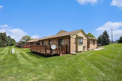 37173 Glenbrook Dr, Clinton Township, MI, 48036-2428 | Card Image