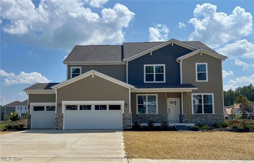 32005 Westview Trl, Avon Lake, OH, 44012-2695 | Card Image