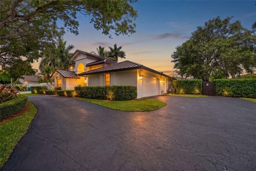 8224 Sw 178th Ter, Palmetto Bay, FL, 33157-6140 | Card Image