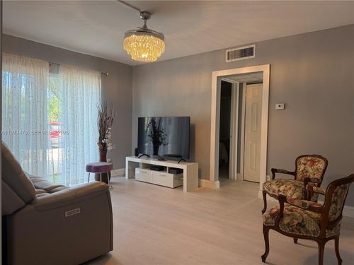 e29-5270 Ne 6th Ave, Oakland Park, FL, 33334-3326 | Card Image