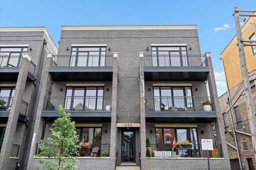 2n-815 N Paulina St, Chicago, IL, 60622-5299 | Card Image