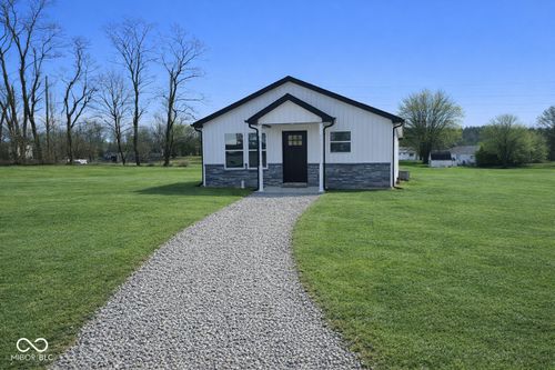 721 Country Manor St, North Vernon, IN, 47265-9159 | Card Image