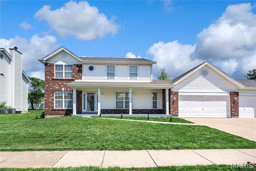 1860 Chateau Du Mont Dr, Florissant, MO, 63031-1052 | Card Image