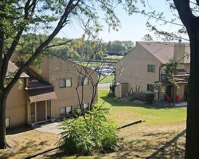 8 - 52 Oak Hill Colony, Condo with 2 bedrooms, 1 bathrooms and 2 parking in Fox Lake IL | Image 3