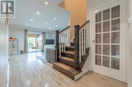 23 Judith Cres, Brampton, ON, L6S3J3 | Card Image