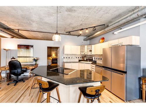 4u-1499 Blake St, Denver, CO, 80202 | Card Image