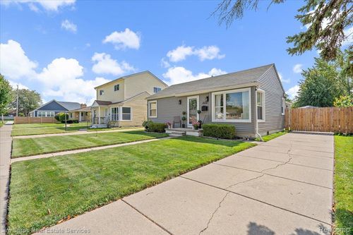 23730 Glenbrook St, Saint Clair Shores, MI, 48082-2502 | Card Image