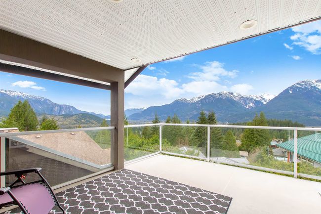 1007 Tobermory Way, House other with 4 bedrooms, 3 bathrooms and 5 parking in Squamish BC | Image 16