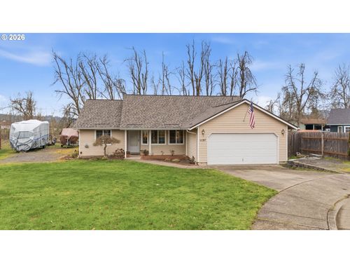 1137 Ash Grove Loop, Creswell, OR, 97426-9705 | Card Image