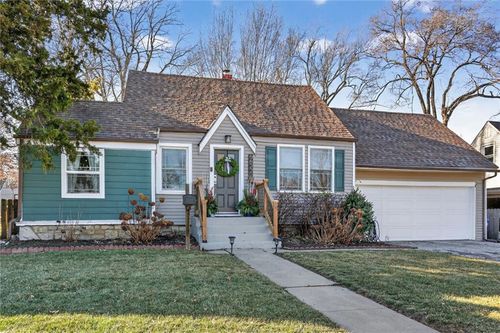 5622 Maple St, Mission, KS, 66202-1936 | Card Image