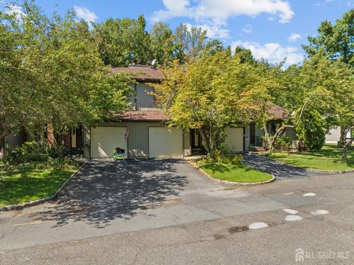 61 Laurie Ct, Matawan, NJ, 07747-3557 | Card Image