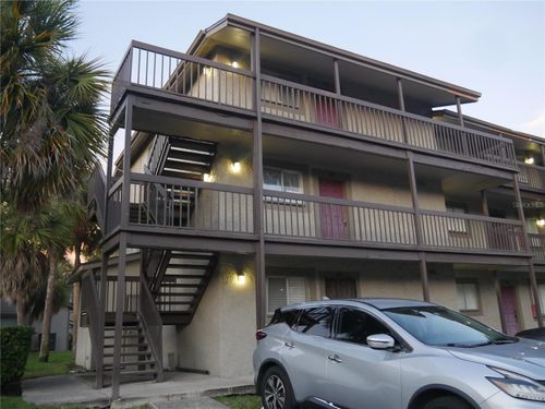 6b1-6306 Newtown Cir, Tampa, FL, 33615-3604 | Card Image