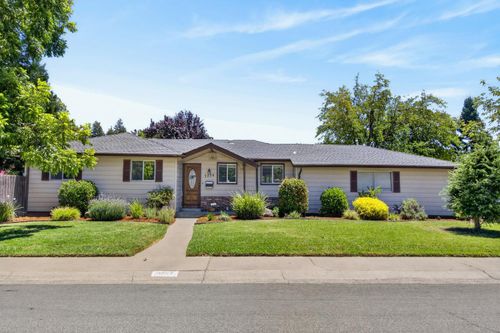 3220 Greenwood Avenue, Sacramento, CA, 95821 | Card Image