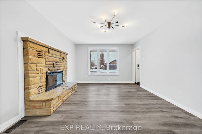 8 Jackson St, House other with 4 bedrooms, 1 bathrooms and 3 parking in Trenton ON | Image 4