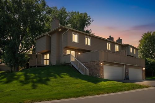 2104 Tamarin Trl, Golden Valley, MN, 55427-3150 | Card Image