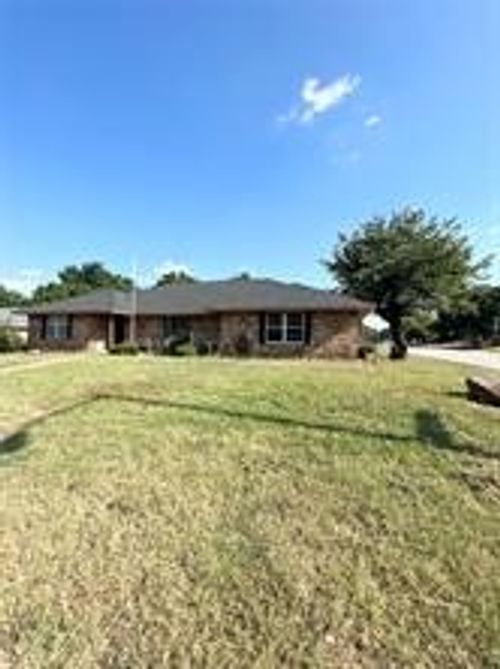 1325 Florentine Dr, Fort Worth, TX, 76134-4414 | Card Image