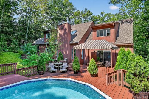 61 W Corbett Rd, Montgomery, NY, 12549-1923 | Card Image