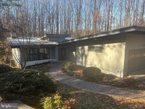 7425 Dulany Dr, MCLEAN, VA, 22101-2716 | Card Image