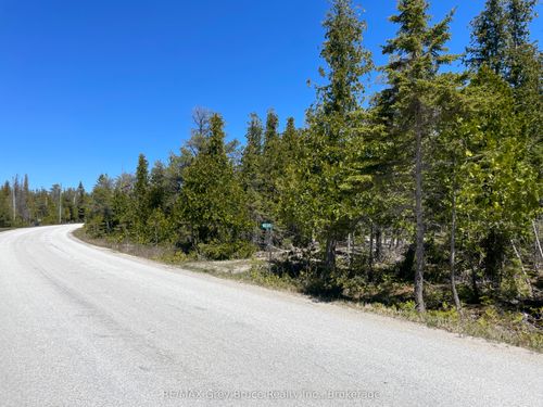 1035 Dorcas Bay Rd, Tobermory, ON, N0H2R0 | Card Image