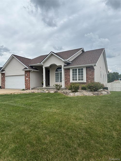 7129 Parkridge Parkway, Swartz Creek, MI, 48473 | Card Image
