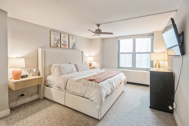 APT-2410 - 400 E Randolph St, Condo with 2 bedrooms, 2 bathrooms and 2 parking in Chicago IL | Image 15