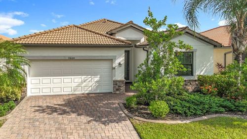 9824 Hilltop Dr, VENICE, FL, 34292-2714 | Card Image
