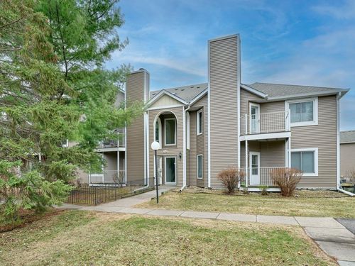 apt-d-742 County Road F W, Shoreview, MN, 55126-2392 | Card Image