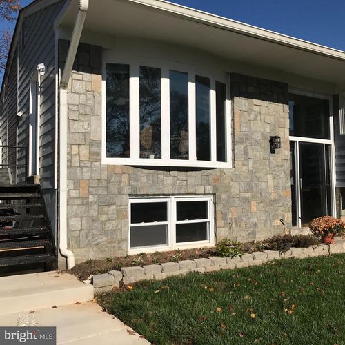 8418 Stonewall Dr, VIENNA, VA, 22180-6859 | Card Image