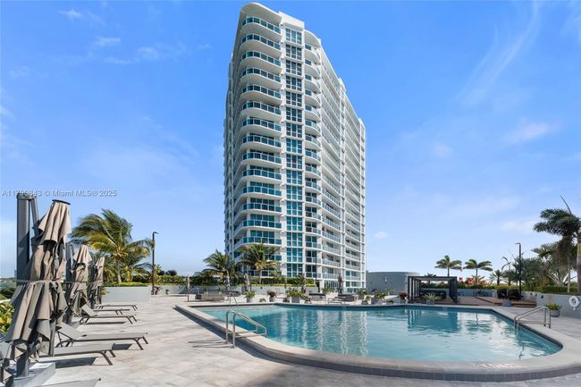 APT-1404 - 1881 79 Th Street Cswy, Condo with 2 bedrooms, 2 bathrooms and null parking in North Bay Village FL | Image 31