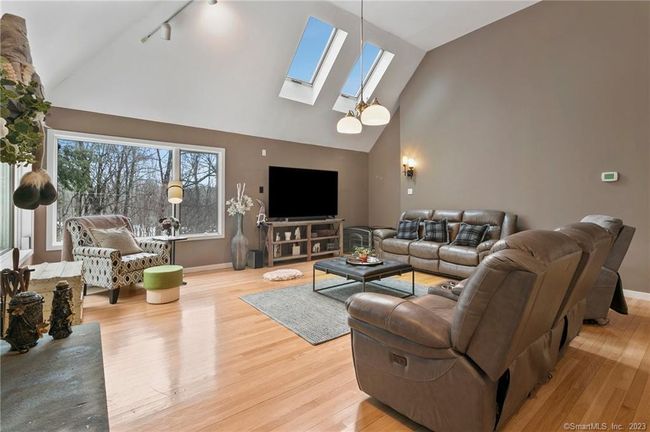 48 Dry Bridge Rd, House other with 5 bedrooms, 4 bathrooms and 5 parking in Canton CT | Image 14