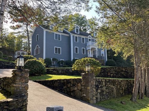 55 Forest Ridge Rd, Weston, MA, 02493-2011 | Card Image