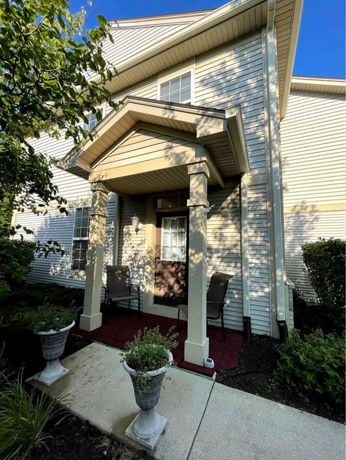 2326 Sunshine Ln, Aurora, IL, 60503-6751 | Card Image