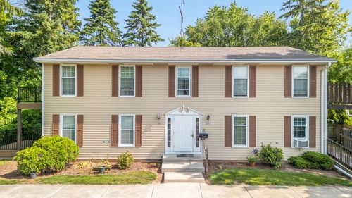 3914 Country Pl, Sheboygan, WI, 53081-7085 | Card Image