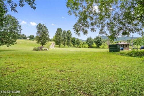512 Lizzie Ln, Townsend, TN, 37882-3328 | Card Image