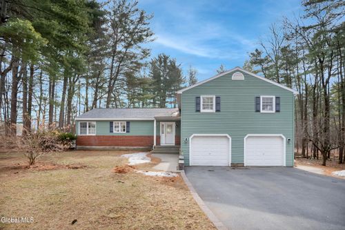 29 Heinrick Cir, Queensbury, NY, 12804-1925 | Card Image