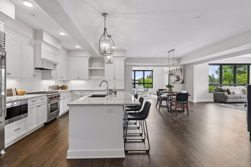 206-222 Ferndale Rd S, Wayzata, MN, 55391-4428 | Card Image