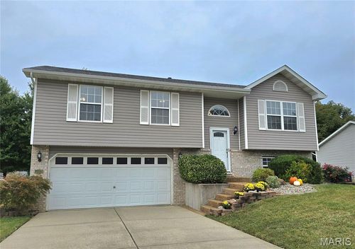 120 Ridge Dr, Maryville, IL, 62062-5681 | Card Image