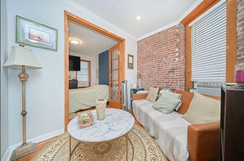 44-796 9th Ave, New York, NY, 10019-5609 | Card Image
