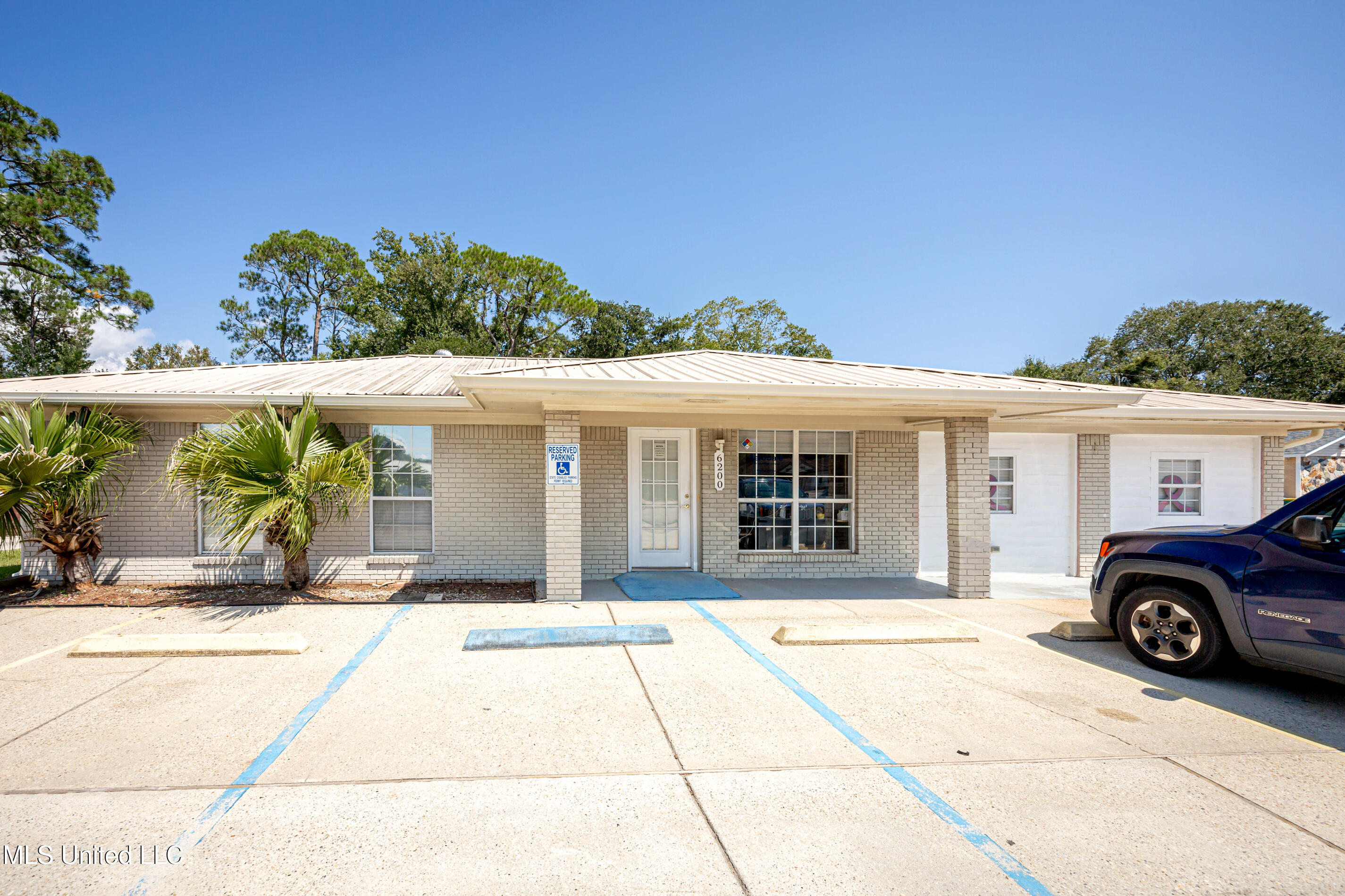 6200 Washington Ave, Ocean Springs, MS 39564