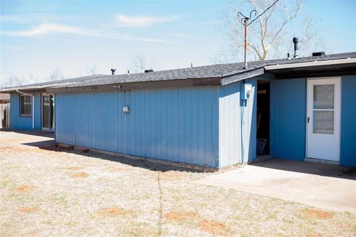 305 Seminole Trl, Burns Flat, OK, 73624 | Card Image