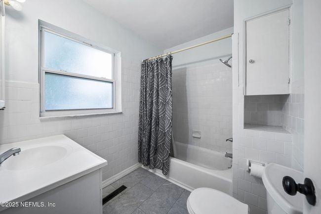 123 North Blvd E, House other with 3 bedrooms, 3 bathrooms and null parking in MACCLENNY FL | Image 16
