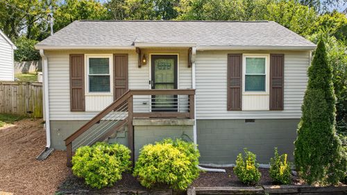 932 Sharpe Ave, Nashville, TN, 37206-3452 | Card Image