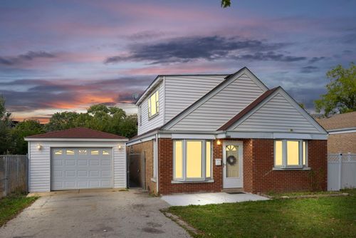 9858 Montrose Ave, Schiller Park, IL, 60176-1463 | Card Image