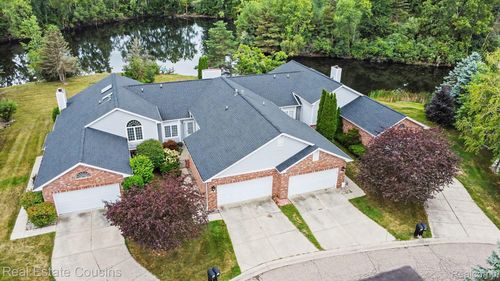 6305 Squire Lake Dr, Flushing, MI, 48433-2382 | Card Image