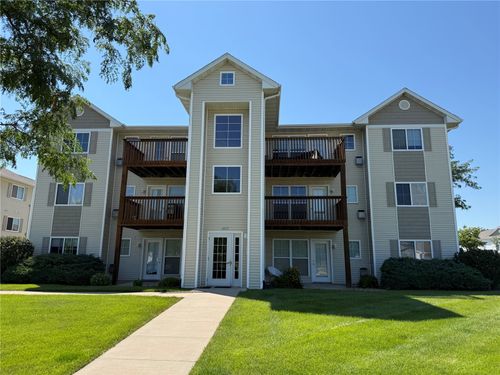7-6615 Creekside Dr Ne, Cedar Rapids, IA, 52402-7485 | Card Image