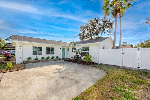 8808 90th Way N, LARGO, FL, 33777 | Card Image