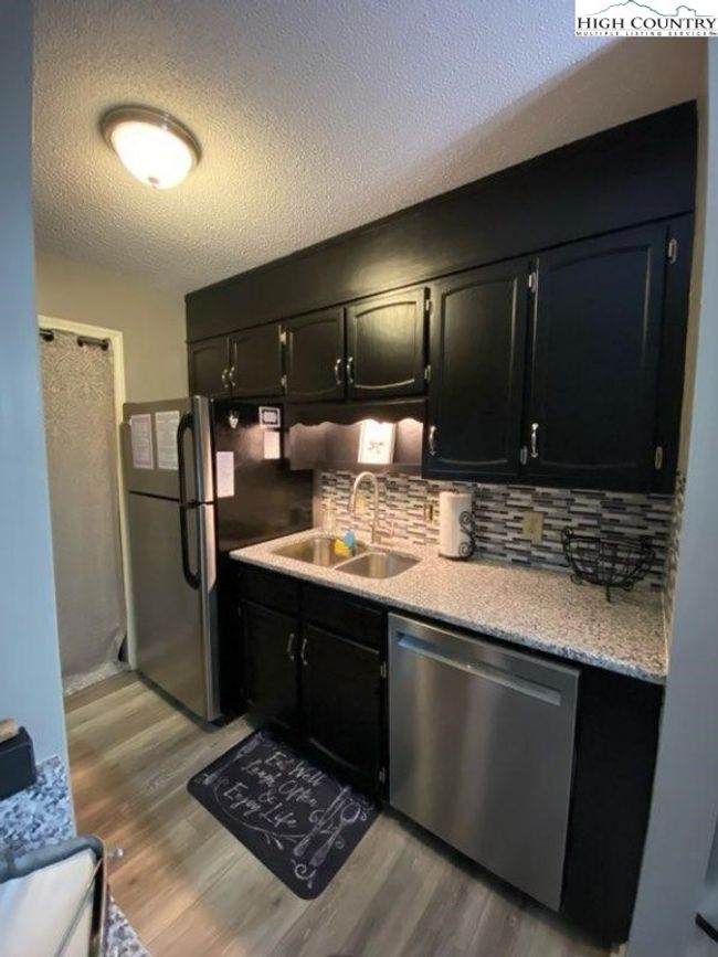 UNIT-235 - 148 Royal Oaks Dr, Condo with 2 bedrooms, 2 bathrooms and null parking in Blowing Rock NC | Image 8