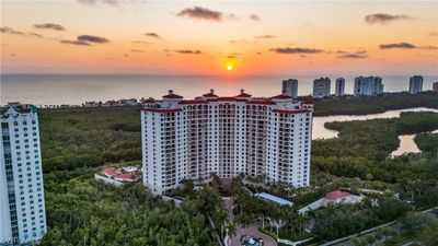 605 - 7575 Pelican Bay Boulevard, Condo with 3 bedrooms, 3 bathrooms and null parking in Naples FL | Image 1