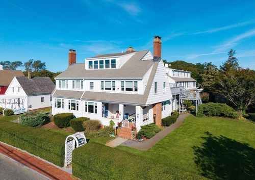 apt-10-616 Commercial St, Provincetown, MA, 02657-1772 | Card Image